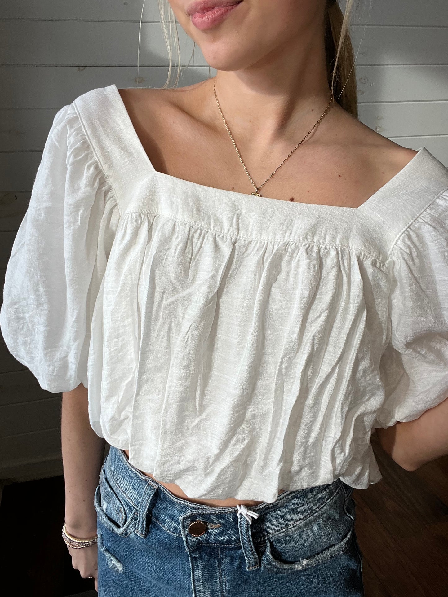 Women’s Square Neck Puff Sleeve Top